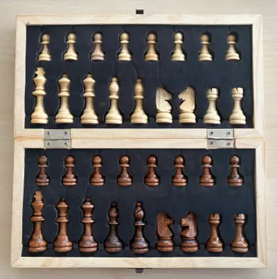 Juego de ajedrez magnético, de madera, plegable - miniatura 5