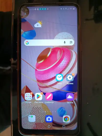 Smartphone LG con detalle min - miniatura 3