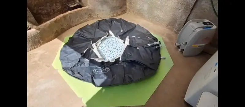 Jacuzzi inflable Lay-Z-Spa Miami para 4 personas - 2