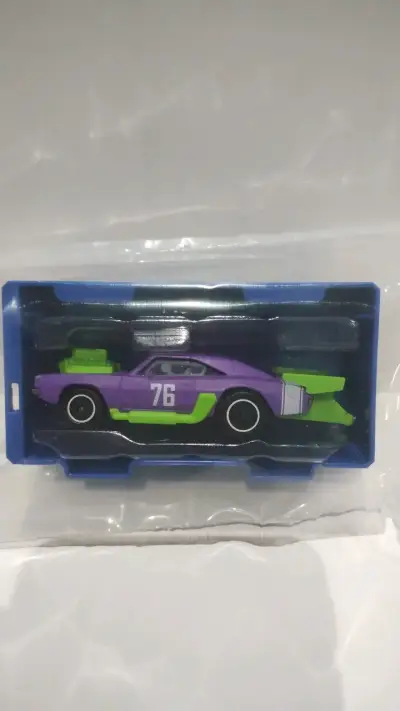 Auto de juguete coleccionable Majorette - miniatura 1