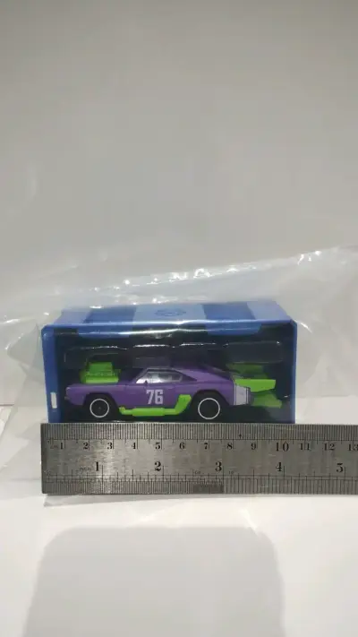 Auto de juguete coleccionable Majorette - miniatura 2