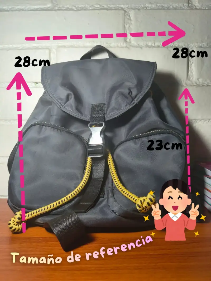 Mochila negra con cordones amarillos - 3