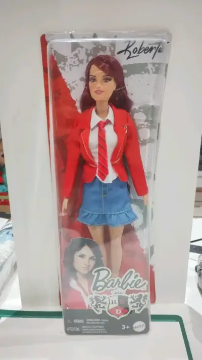 Muñeca Barbie RBD Roberta con uniforme escolar - miniatura 1