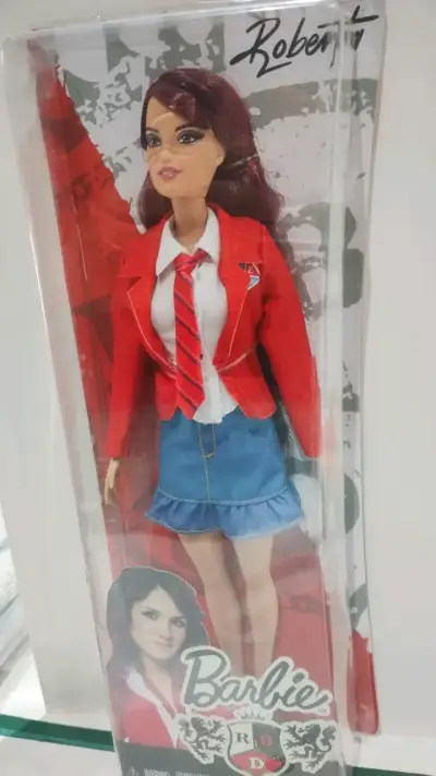 Muñeca Barbie RBD Roberta con uniforme escolar - miniatura 3