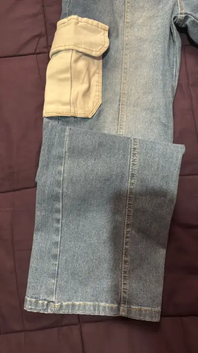 Jeans cargo de mezclilla con bolsillos - miniatura 2