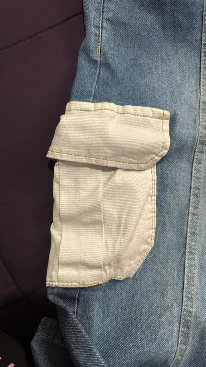 Jeans cargo de mezclilla con bolsillos - 5