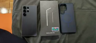 Samsung Galaxy S25 Ultra con S Pen y caja - miniatura 2