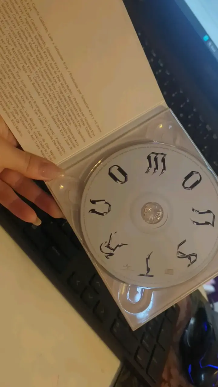 CD de música 'Montruo' de artista Cami - 3
