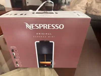 Máquina de Café Nespresso Essenza Mini Negra - miniatura 1
