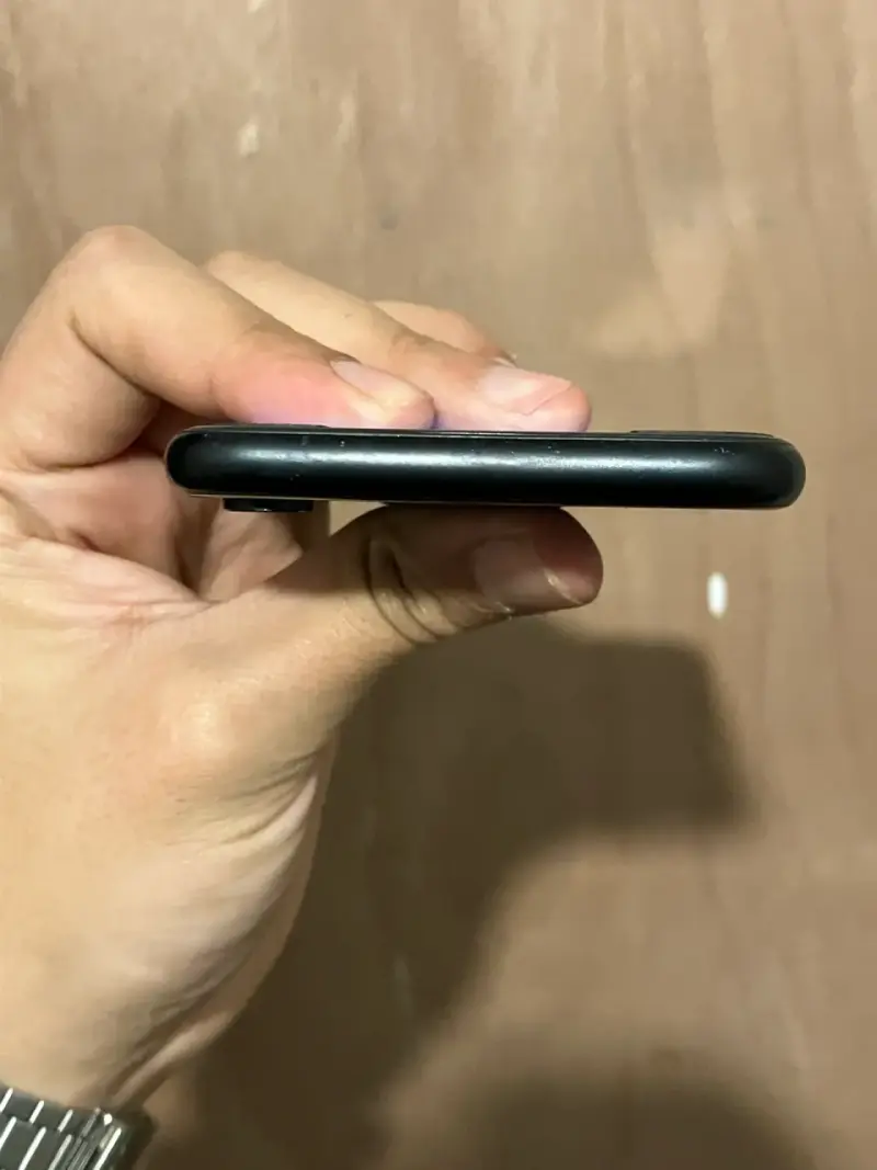 iPhone XR negro en buen estado - 6