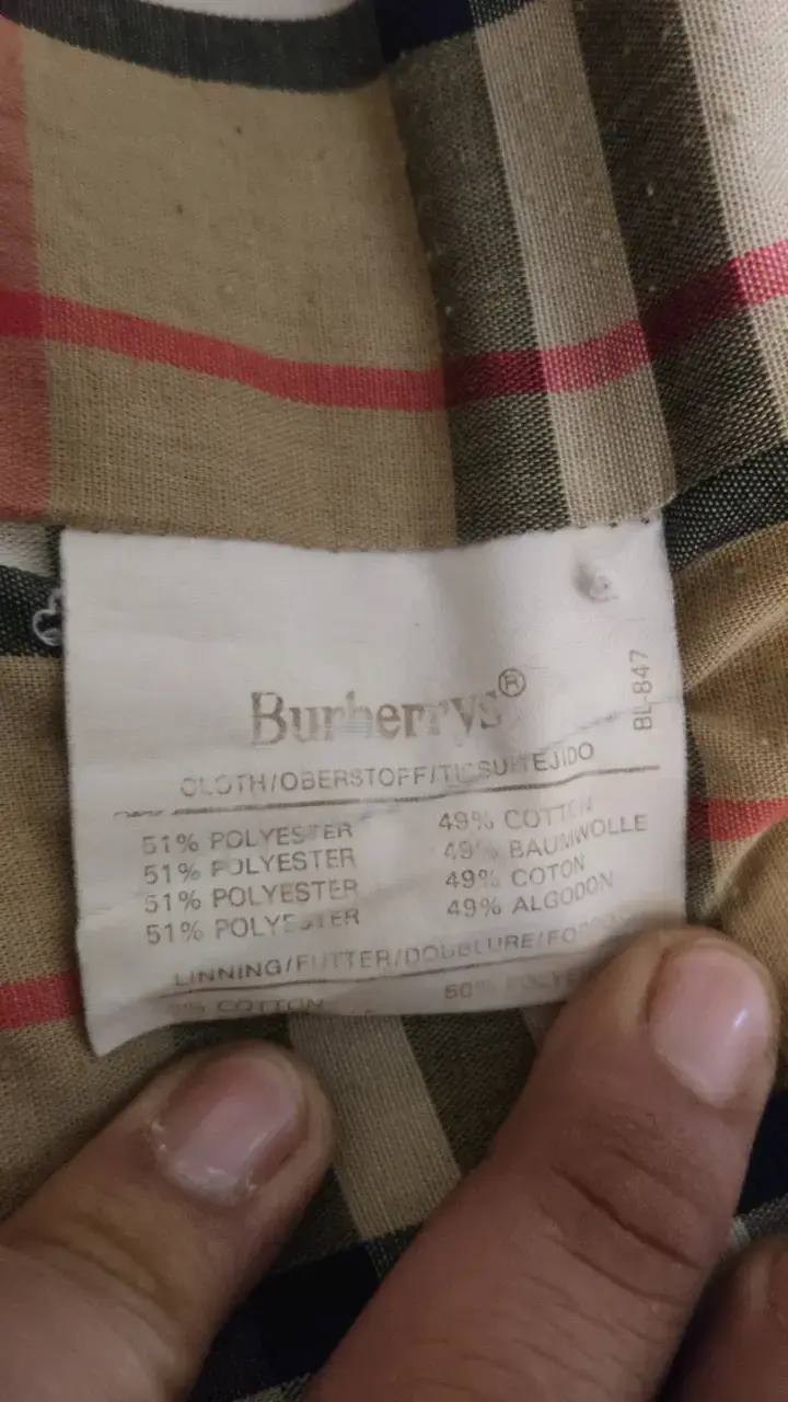 Abrigo clásico beige Burberrys con forro a cuadros - 3