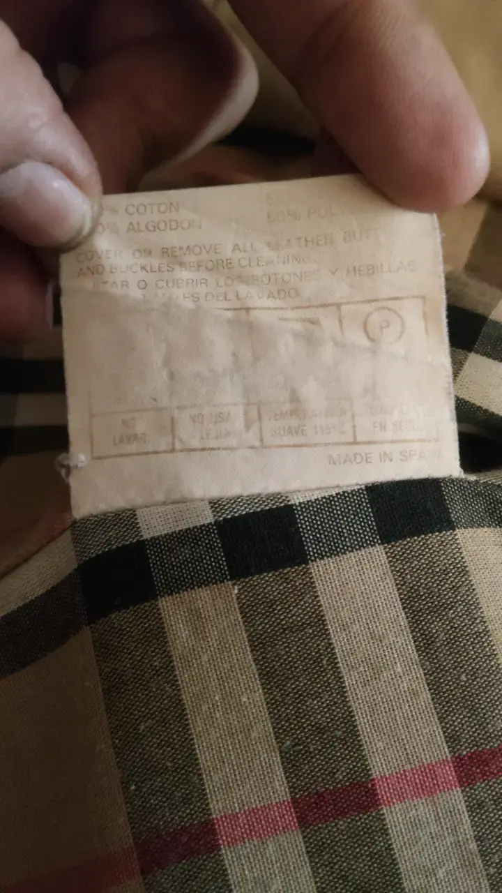 Abrigo clásico beige Burberrys con forro a cuadros - 5