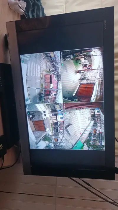 Televisor Sony Bravia con Pantalla Grande - miniatura 1
