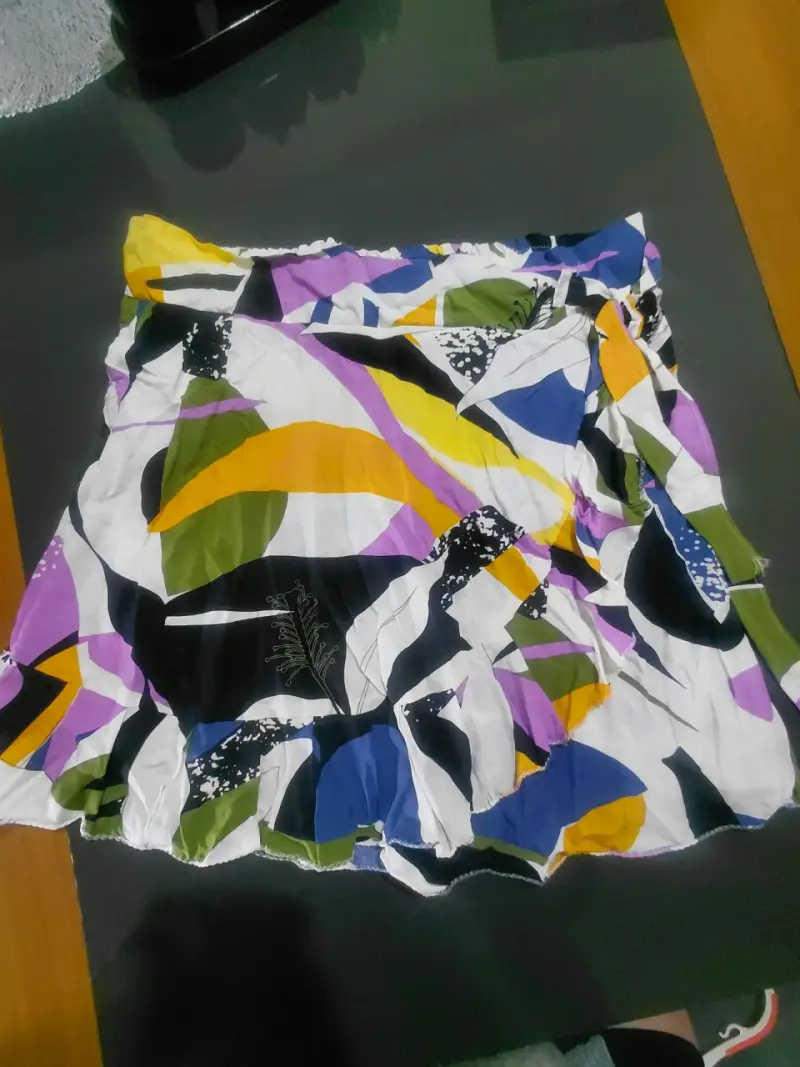 Falda corta estampada multicolor para mujer - 2