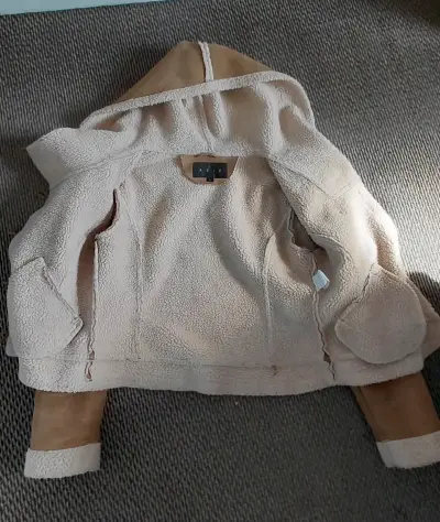 Chaqueta de invierno con capucha forrada - miniatura 6