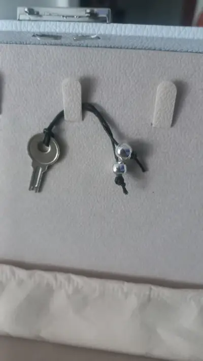 Caja organizadora de joyas con cerradura - miniatura 4