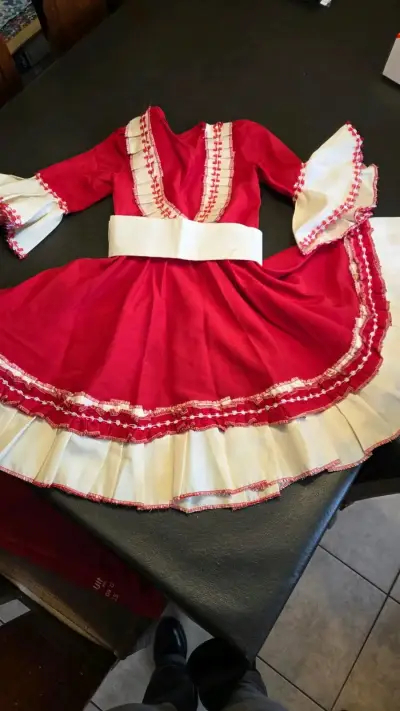 Vestido de Huasa Infantil Rojo con Encaje - miniatura 1