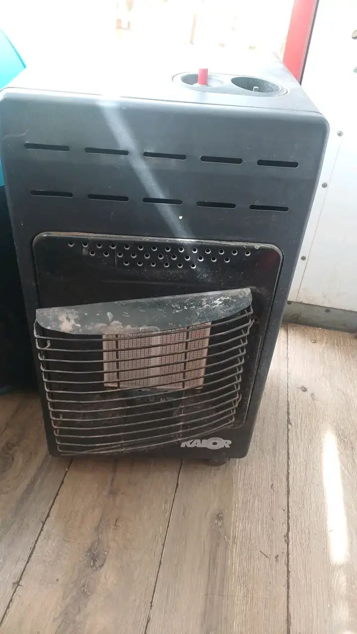 Estufa a gas Kalor con ruedas - 1