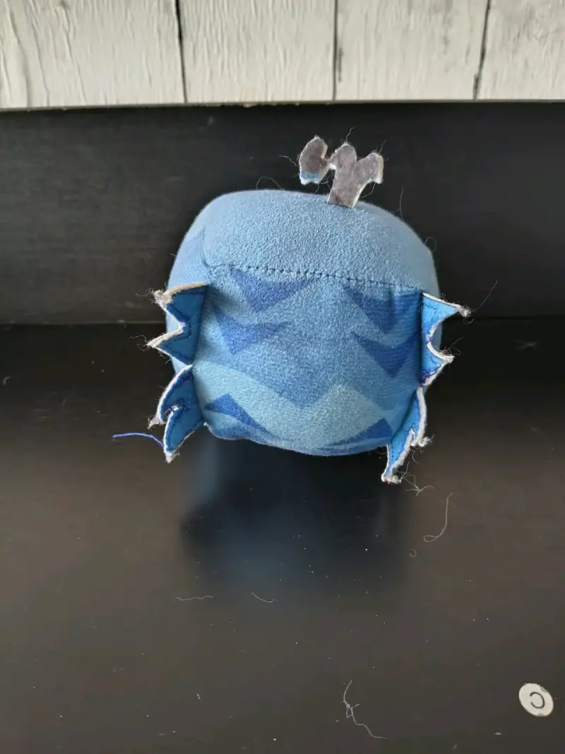 Mini fruta de peluche azul con diseño de dragón - 2