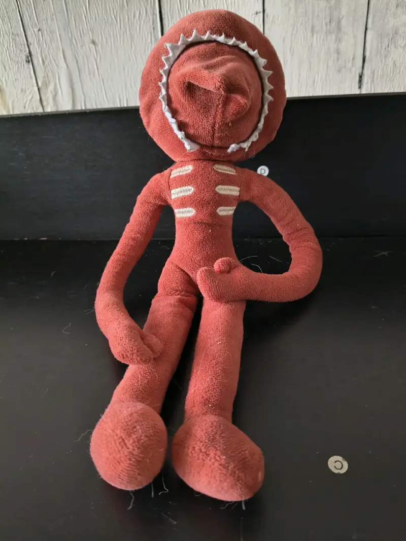Peluche de monstruo rojo con dientes - 2