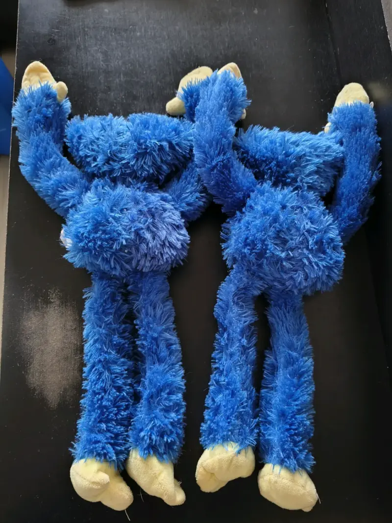 Peluche Huggy Wuggy azul suave y divertido - 2