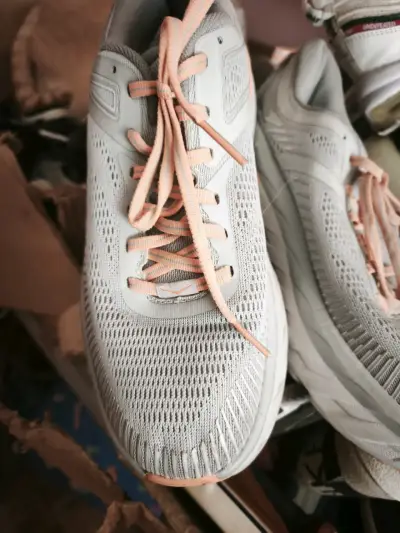 Zapatillas deportivas Grises Hoka one one - miniatura 2