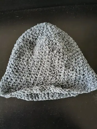 Gorro tejido a crochet gris unisex - miniatura 1