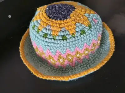 Sombrero tejido a crochet multicolor - miniatura 5