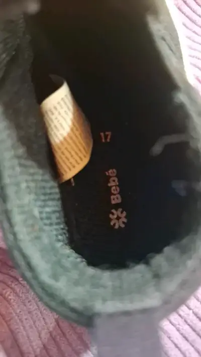 Zapatillas negras para bebé unisex - miniatura 2