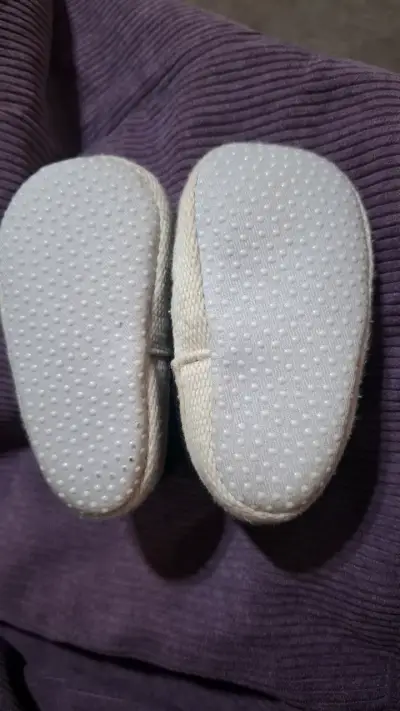 Zapatillas negras para bebé unisex - miniatura 4