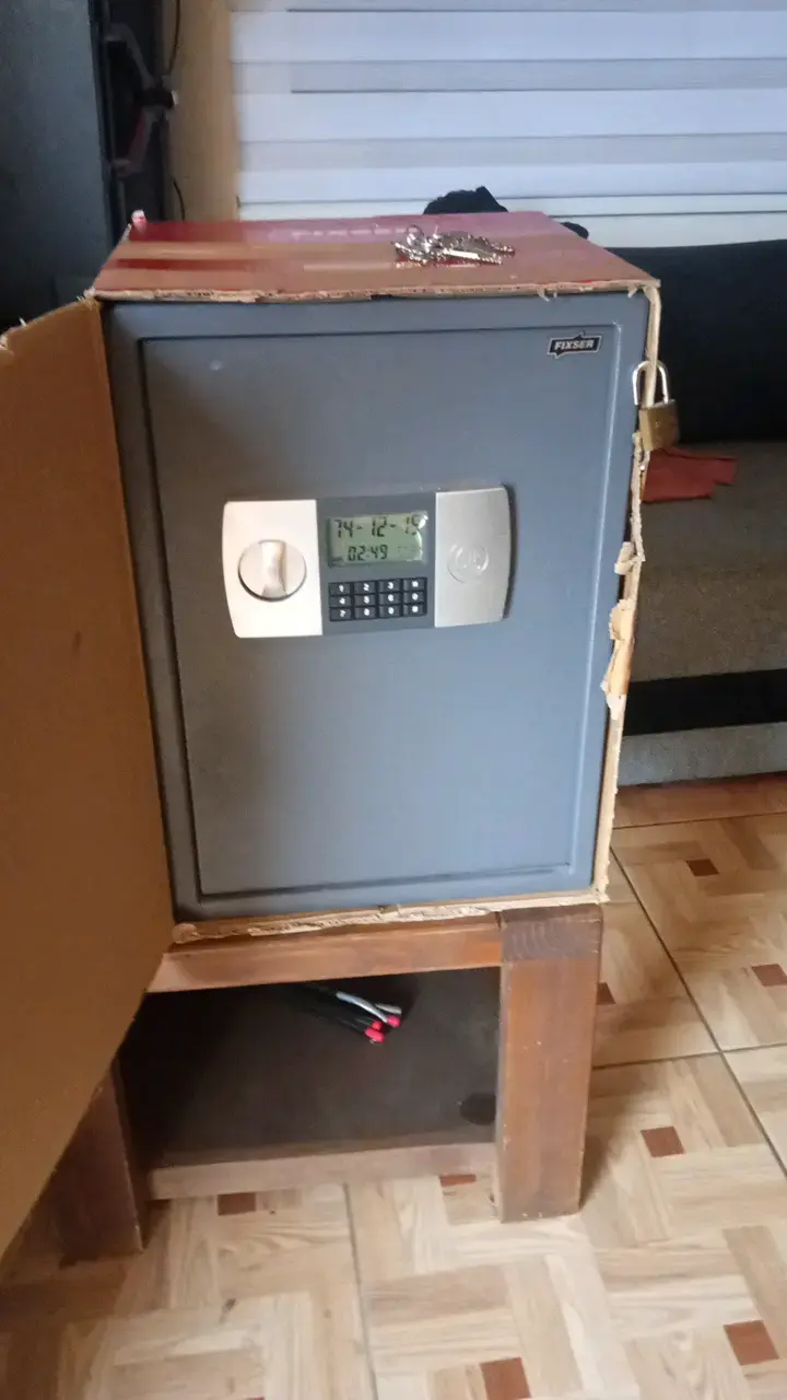 Caja fuerte electrónica Fixser 53L con pantalla LED - 3
