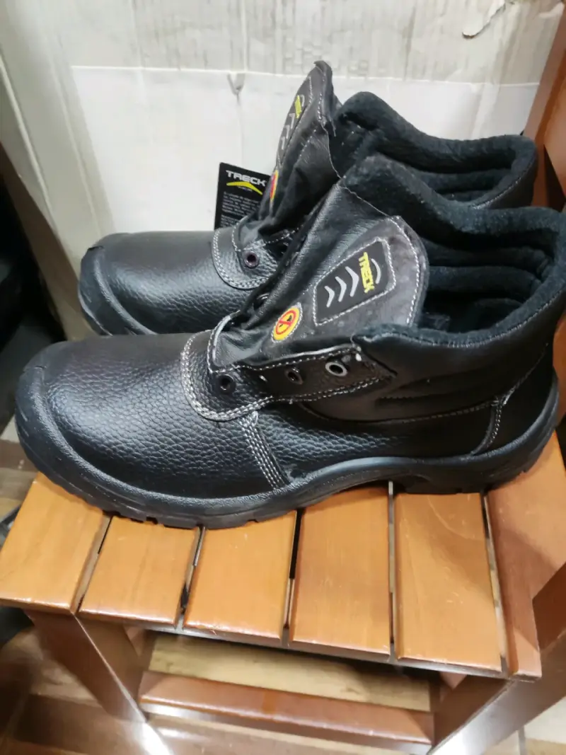 Botas de Seguridad Negras Treck con Punta de Acero - 2