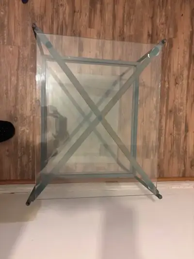 Mesa de vidrio con estructura metálica moderna - miniatura 3