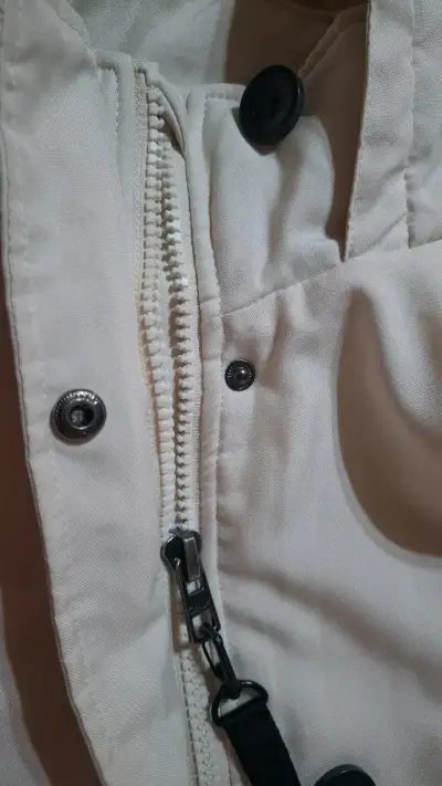 Chaqueta beige marca Only talla L - miniatura 1