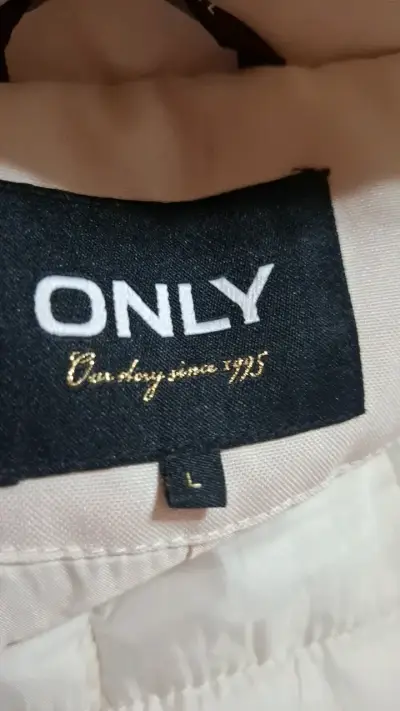 Chaqueta beige marca Only talla L - miniatura 2