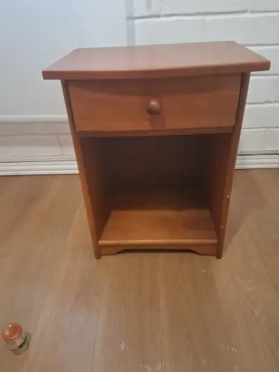 Velador de madera con cajón - miniatura 1