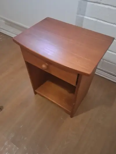 Velador de madera con cajón - miniatura 3