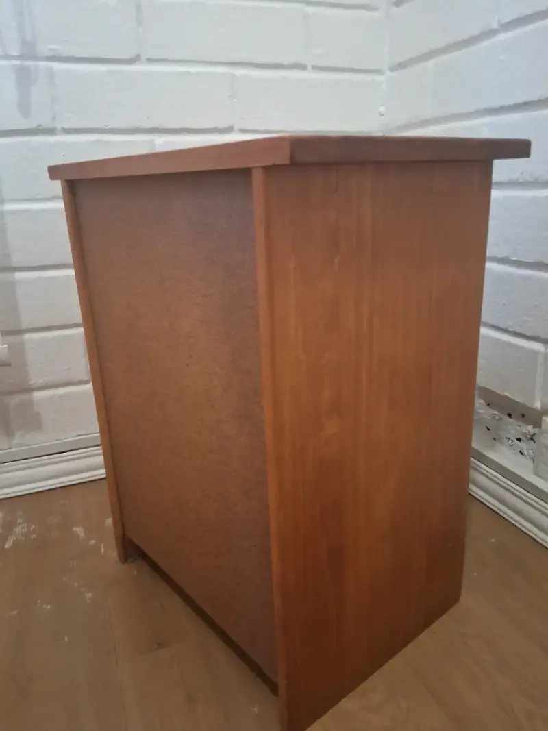 Velador de madera con cajón - 4