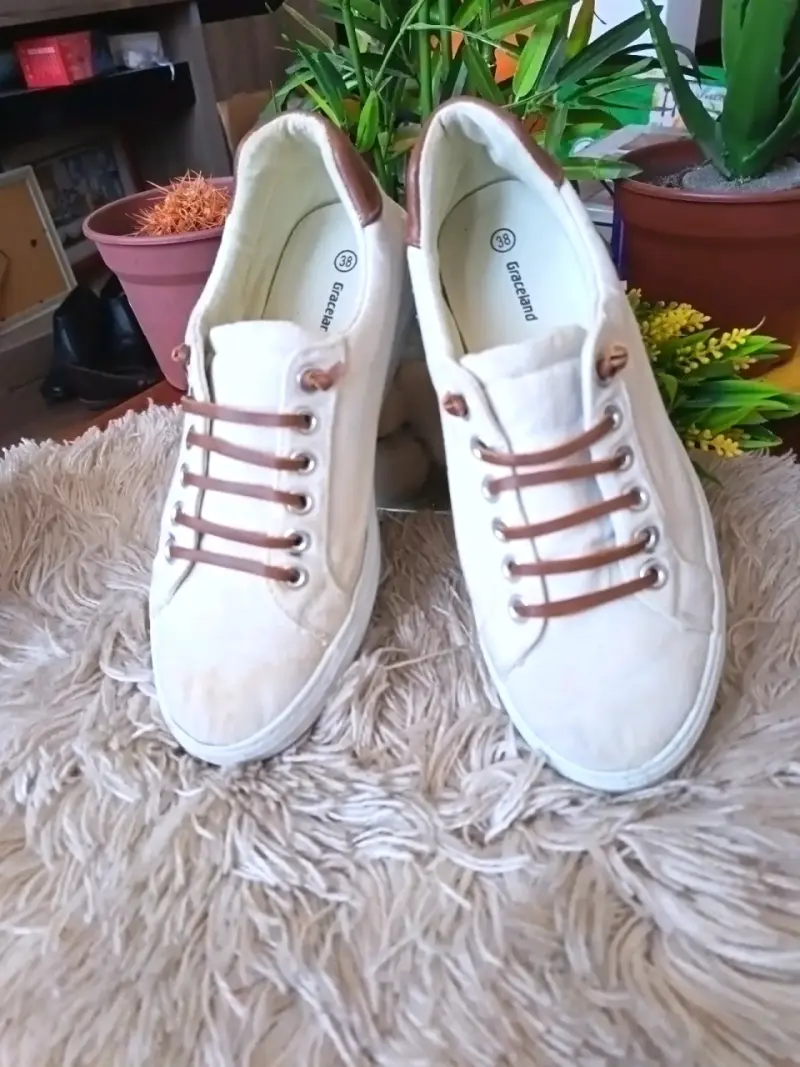 Zapatillas casuales beige Graceland para mujer - 1