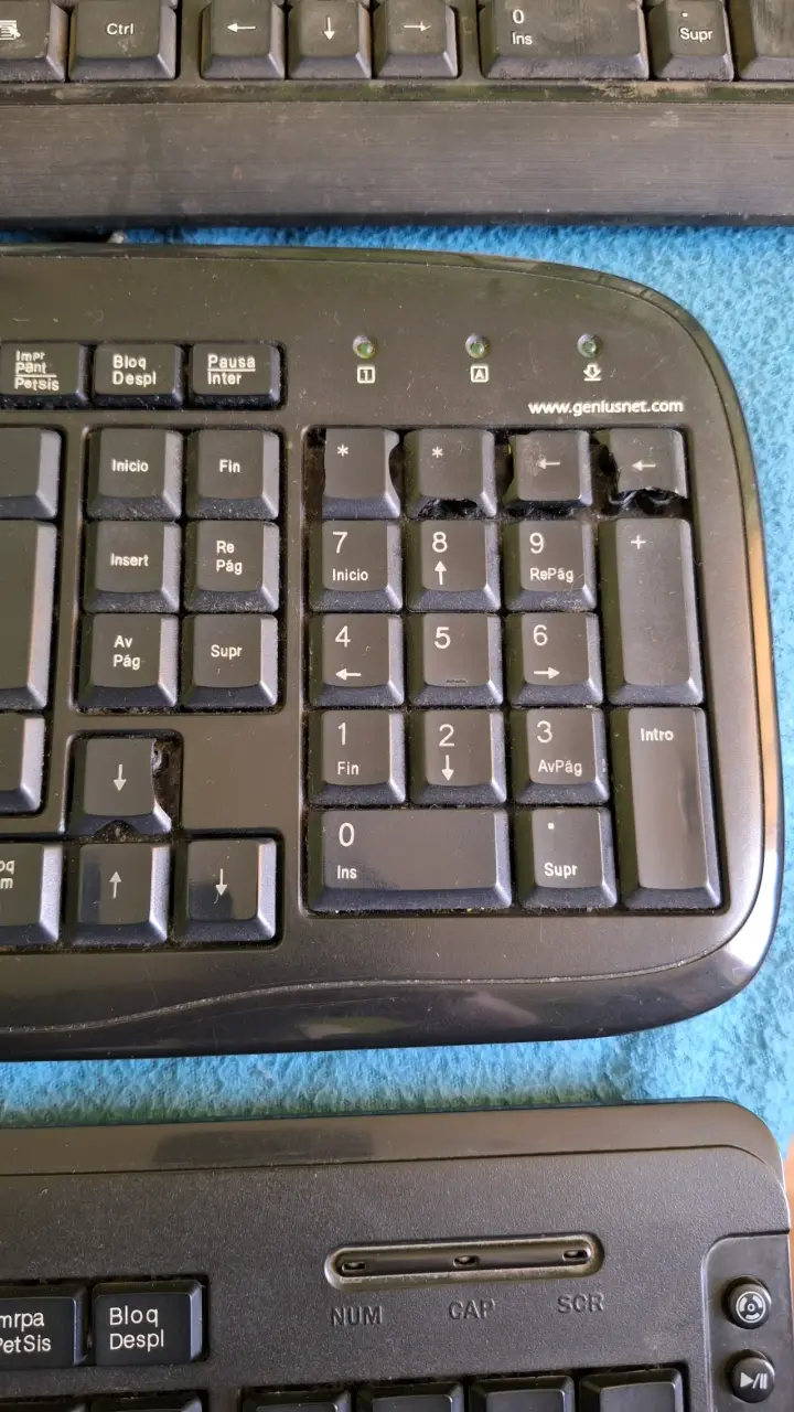 Lote 3 teclados de pc para repuesto o uso - 5