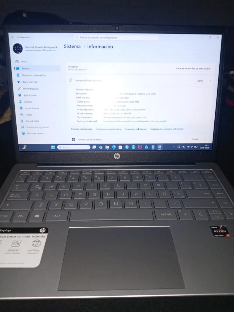 Laptop HP con procesador AMD Ryzen 5 - 2