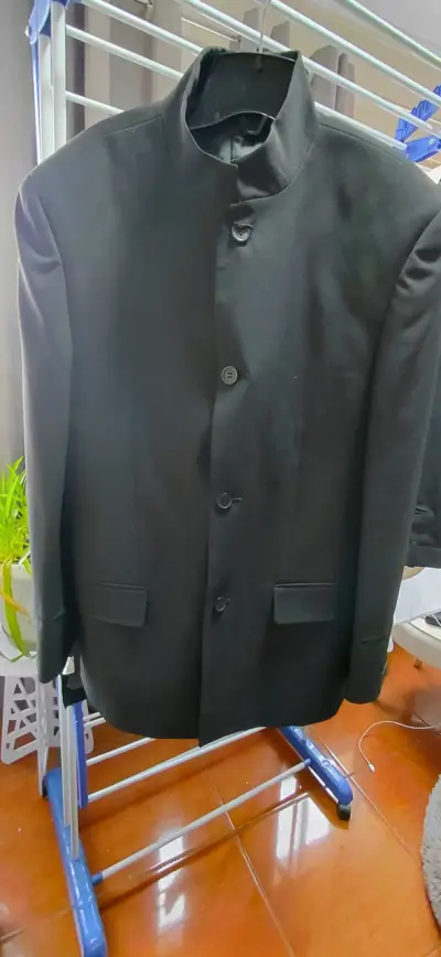 Traje completo con chaqueta, pantalón y camisa - miniatura 2