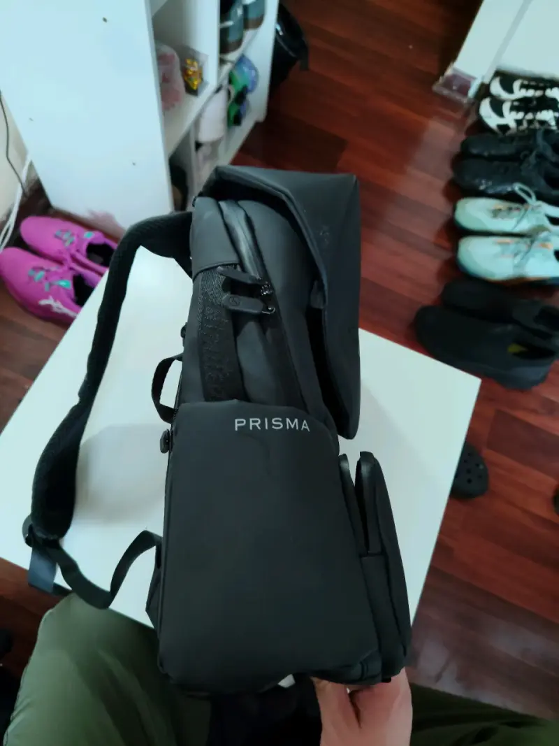 Mochila negra Limited Prisma con diseño moderno - 3