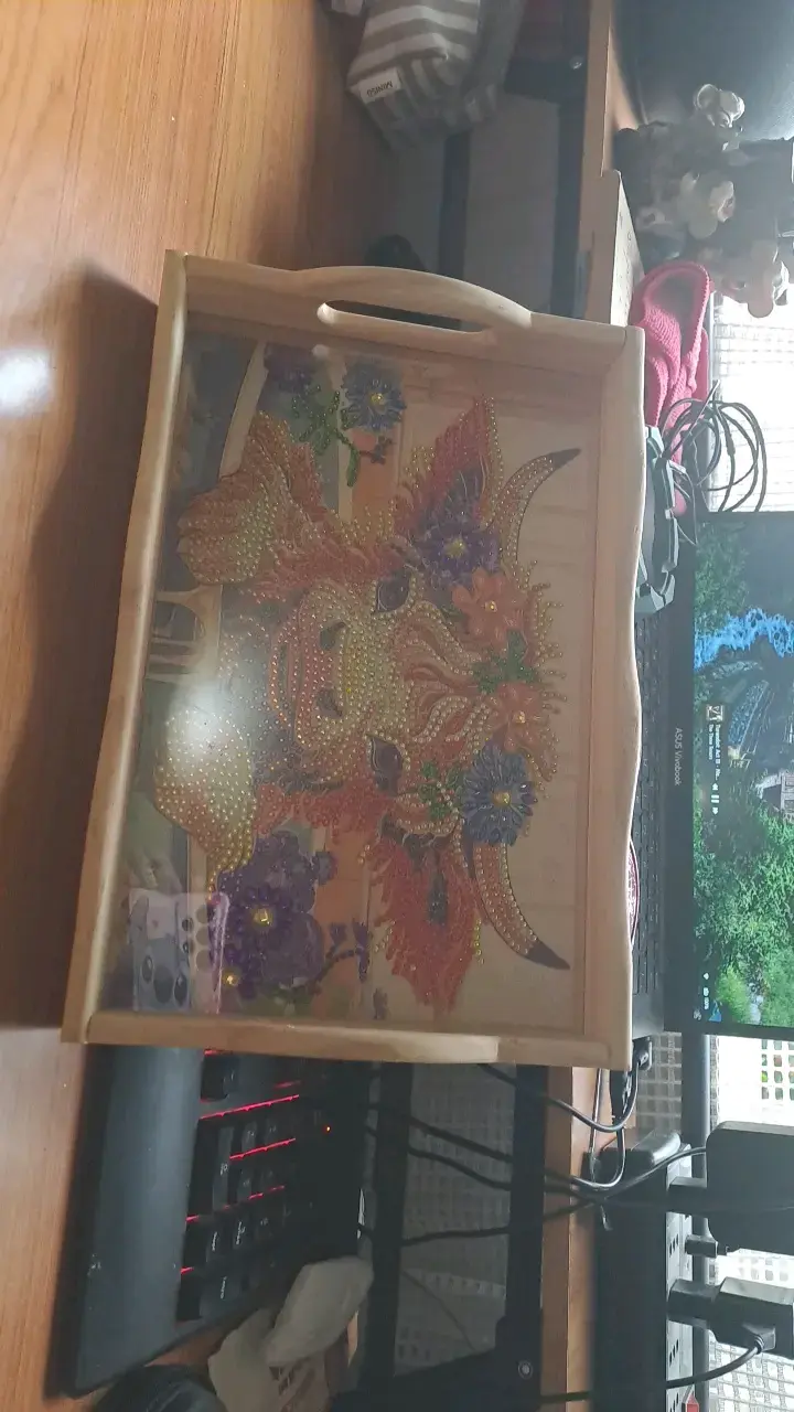 Bandeja de madera con diseño de vaca y flores - 3