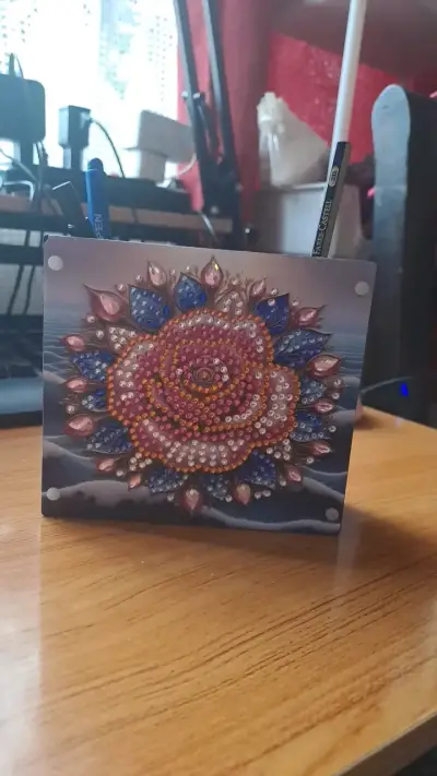 Organizador de escritorio con diseño floral - miniatura 1