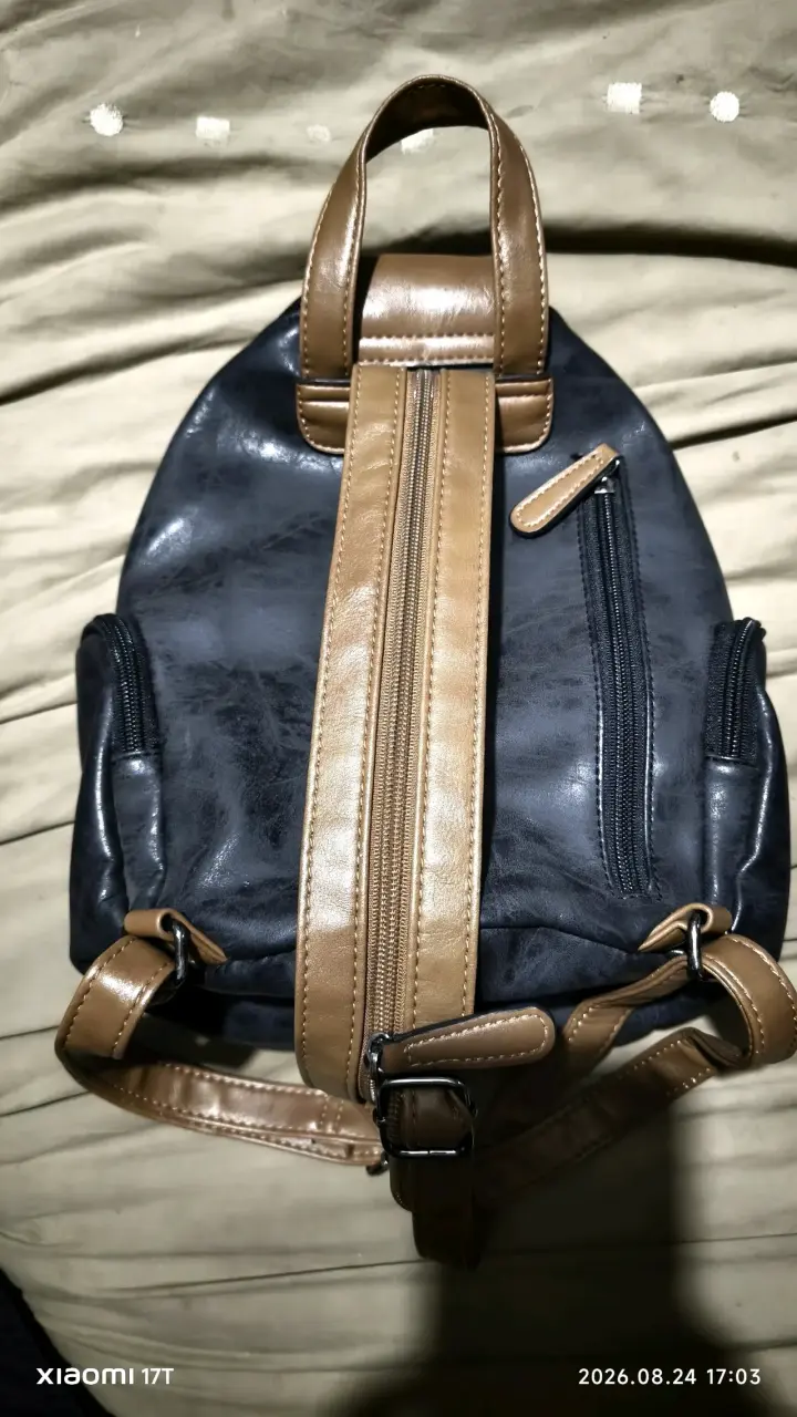 Mochila de cuero sintético azul con detalles marrones - 3