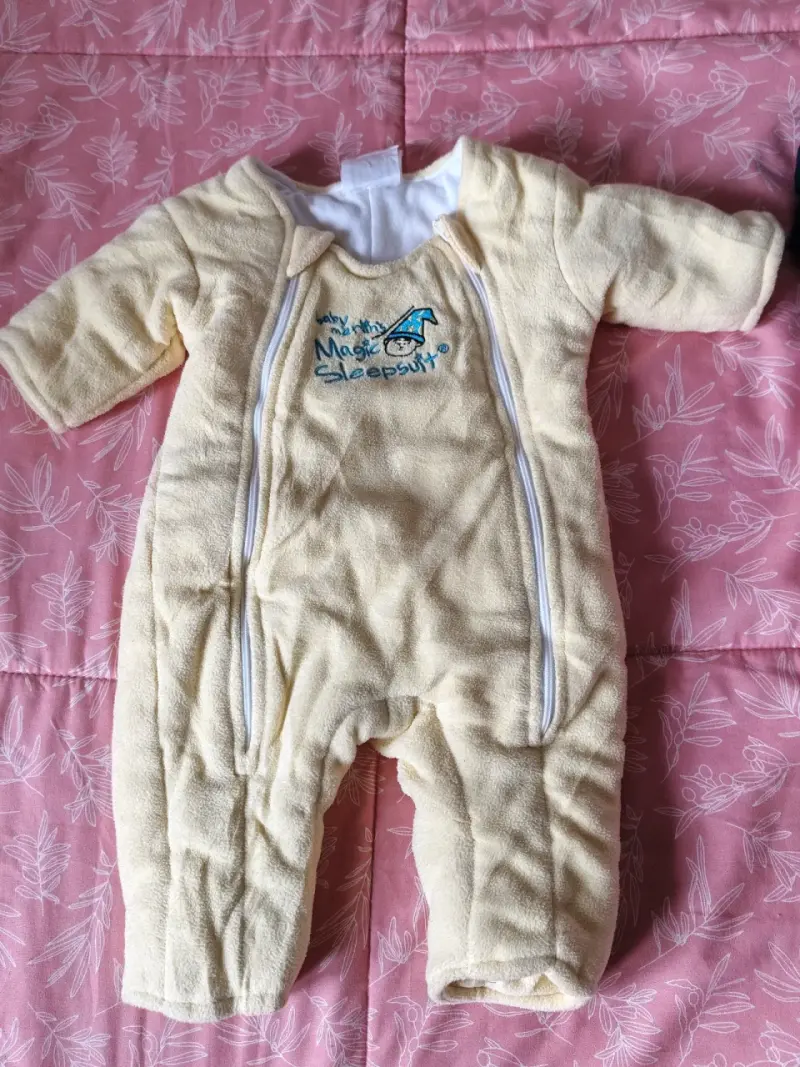 Pijama para bebé Magic Sleepsuit amarillo