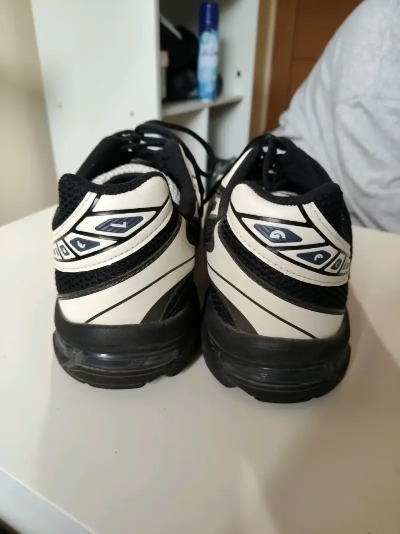 Zapatillas deportivas Asics blanco y negro - 2