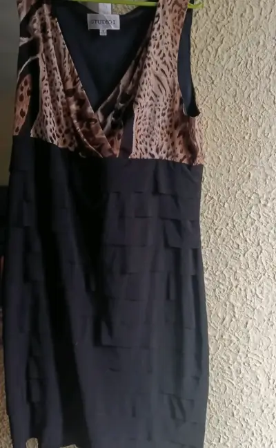 Vestido negro con estampado animal print Studio I - miniatura 2