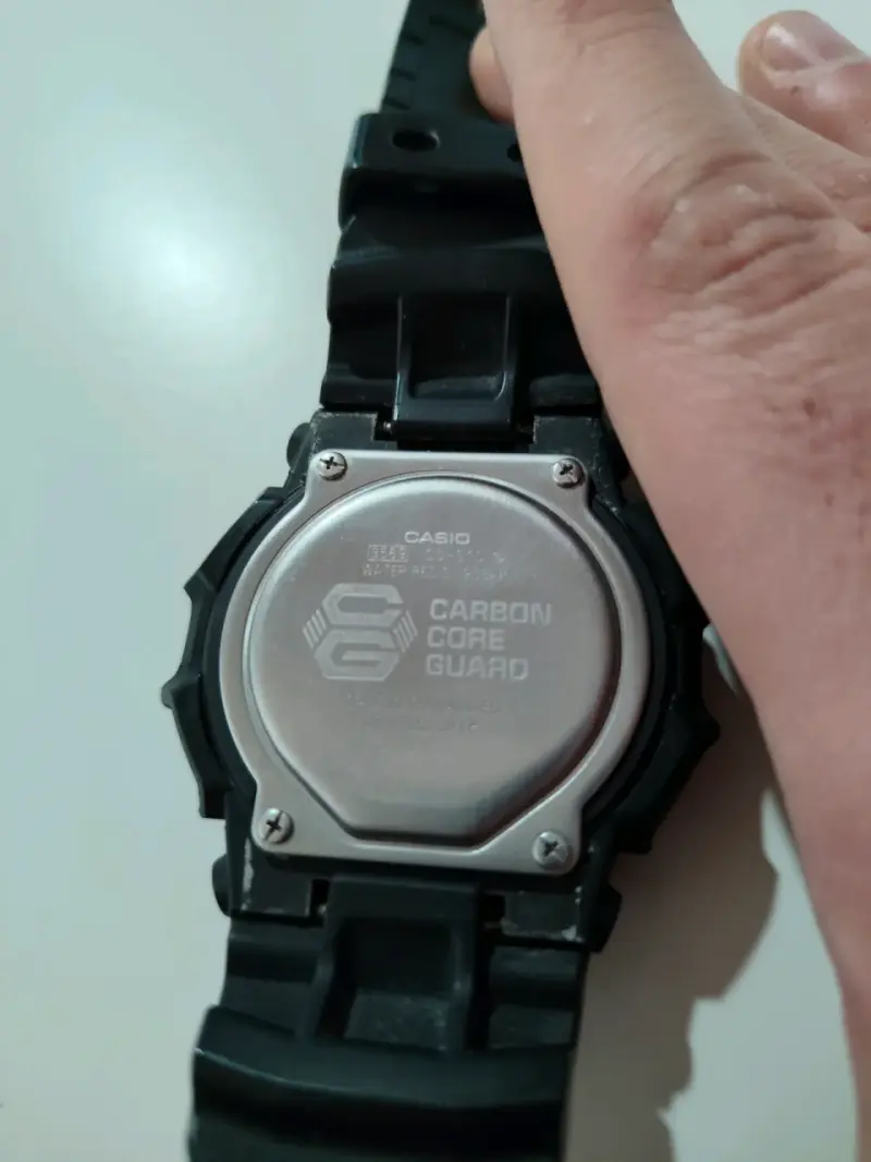 Reloj digital Casio resistente al agua - 4